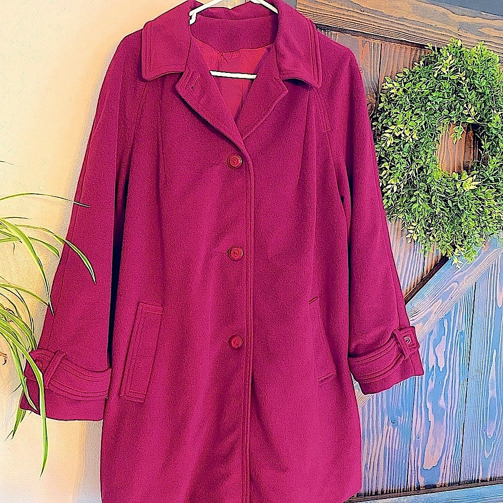Veloura brand 1960’s Womens peacoat. Like new condition. Deep plum/purple.